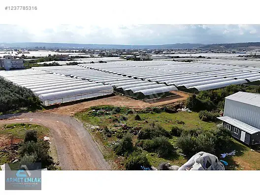 SATILIK ANTALYA VARSAK'TA 561 M2 PARK ALANINA CEPHE KONUT ARSASI