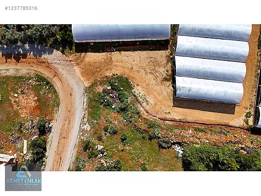 SATILIK ANTALYA VARSAK'TA 561 M2 PARK ALANINA CEPHE KONUT ARSASI